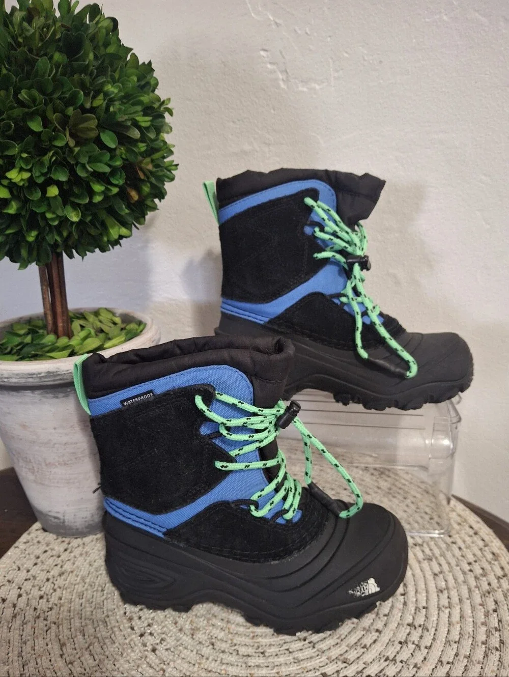 The North Face Kids Snow Boots Size 12.